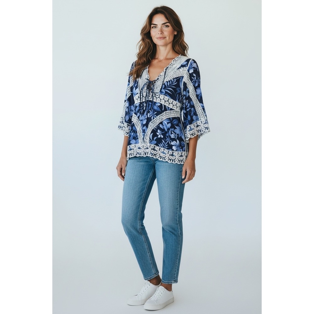 Parami Design Blue Floral Boho Crochet Lace Trim V-Neck Tie Front Blouse Sz S